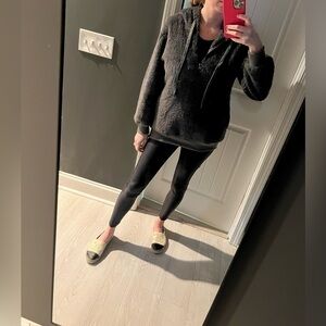 Oversized Fleece Sweatshirt with Pockets, Small